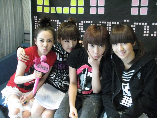 2ne1e