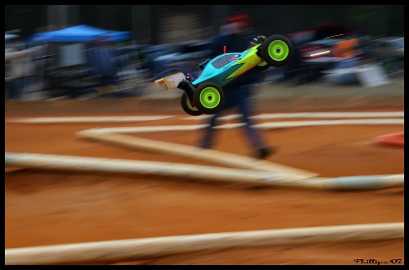 IMAGE: http://i121.photobucket.com/albums/o240/rockstarb8/RC%20Cars/abluegreen3.jpg