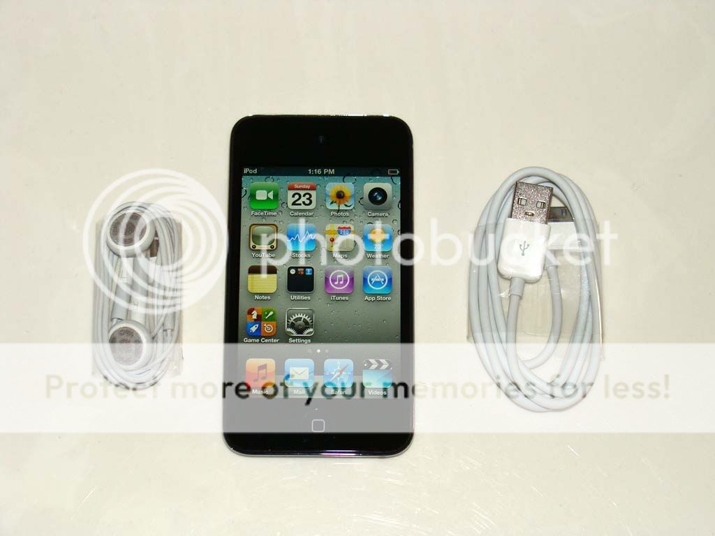 Apple iPod Touch 8GB 4th Gen Facetime Video  WiFi Black N R Mint 